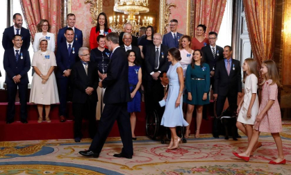 El Rey Felipe VI ha querido celebrar el quinto aniversario de su coronación condecorando con la Orden del Mérito Civil a 41 ciudadanos "ejemplares", procedentes de toda España