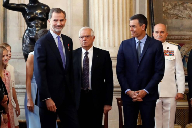 El Rey Felipe VI ha querido celebrar el quinto aniversario de su coronación condecorando con la Orden del Mérito Civil a 41 ciudadanos "ejemplares", procedentes de toda España