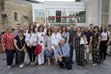 El presidente del Mutilvera y dos de los capitanes se encargaron de lanzar el cohete.