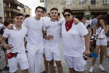 El presidente del Mutilvera y dos de los capitanes se encargaron de lanzar el cohete.