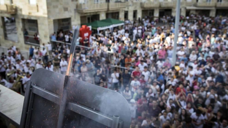 El presidente del Mutilvera y dos de los capitanes se encargaron de lanzar el cohete.