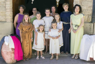 Mendigorría ha celebrado del 14 al 16 de junio el XVIII Festival Romano de Andelos. Durante estos días se organizaron diferentes actividades lúdicas que trasformaron este pueblo, situado en la Merindad de Olite, y le hicieron viajar 2.000 años atrás. Entre ellas, se incluyeron tres visitas guiadas al yacimiento histórico que da nombre al evento.