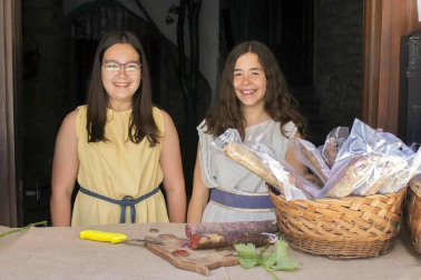 Mendigorría ha celebrado del 14 al 16 de junio el XVIII Festival Romano de Andelos. Durante estos días se organizaron diferentes actividades lúdicas que trasformaron este pueblo, situado en la Merindad de Olite, y le hicieron viajar 2.000 años atrás. Entre ellas, se incluyeron tres visitas guiadas al yacimiento histórico que da nombre al evento.