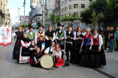 La Banda Municipal de Música La Pamplonesa ha organizado el programa Ifob 2019, un festival internacional de bandas que ha permitido a los pamploneses disfrutar de conciertos, desfiles, conferencias, clases magistrales, talleres y una feria de exposiciones: todo alrededor de las bandas de música. La cámara de ¡Click! salió por las calles del centro el domingo 16 para compartir el ambiente festivo y musical de este evento.