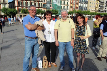 La Banda Municipal de Música La Pamplonesa ha organizado el programa Ifob 2019, un festival internacional de bandas que ha permitido a los pamploneses disfrutar de conciertos, desfiles, conferencias, clases magistrales, talleres y una feria de exposiciones: todo alrededor de las bandas de música. La cámara de ¡Click! salió por las calles del centro el domingo 16 para compartir el ambiente festivo y musical de este evento.