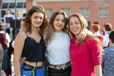 El viernes 14 de junio el barrio pamplonés de Azpilagaña se reunió en la plaza Luis Morondo para dar inicio a sus fiestas con el tradicional chupinazo, en la que participó la comparsa de gigantes Gartxot, impulsada por el propio vecindario. La fiesta se trasladó posteriormente a la carpa, donde se celebró una cena popular y un concierto.