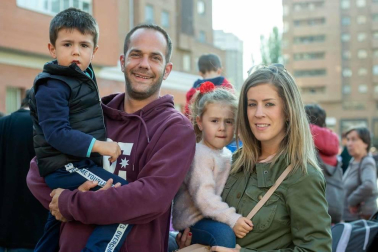 El viernes 14 de junio el barrio pamplonés de Azpilagaña se reunió en la plaza Luis Morondo para dar inicio a sus fiestas con el tradicional chupinazo, en la que participó la comparsa de gigantes Gartxot, impulsada por el propio vecindario. La fiesta se trasladó posteriormente a la carpa, donde se celebró una cena popular y un concierto.