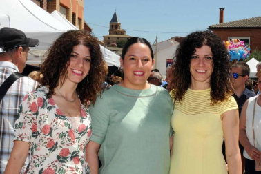 El domingo 16 de junio, Milagro volvió a convertirse en la capital de la cereza con la puesta en marcha de la vigésima edición del día dedicado a esta exquisita fruta. Alrededor de 15.000 personas acudieron a la cita, en la que además de los puestos de venta instalados en la calle se pudo disfrutar de variadas actividades como concurso de postres, conciertos, actuaciones o paseos en calesa hasta los huertos de cereza.