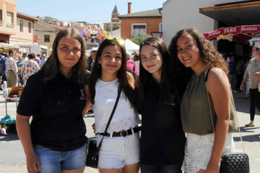 El domingo 16 de junio, Milagro volvió a convertirse en la capital de la cereza con la puesta en marcha de la vigésima edición del día dedicado a esta exquisita fruta. Alrededor de 15.000 personas acudieron a la cita, en la que además de los puestos de venta instalados en la calle se pudo disfrutar de variadas actividades como concurso de postres, conciertos, actuaciones o paseos en calesa hasta los huertos de cereza.