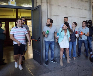 El Tribunal Supremo celebra este viernes una vista pública para deliberar los recursos de casación presentados contra la sentencia que confirmó la pena de nueve años de prisión para los cinco miembros de La Manada por abuso sexual de una joven madrileña en los Sanfermines de Pamplona de 2016