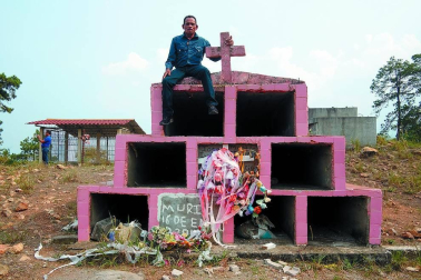 Ismael Moreno, conocido como padre Melo, y su equipo están amenazados de muerte por denunciar la violación de derechos humanos en su país