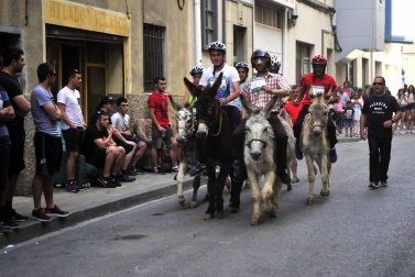Fotos de la Undécima carrera sobre burros de Tafalla