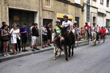 Fotos de la Undécima carrera sobre burros de Tafalla
