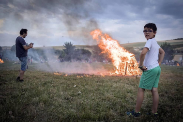 Los navarros celebraron la noche del 23 al 24 de junio, la considerada más corta del año, la tradicional fiesta con las hogueras.