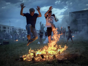 Los navarros celebraron la noche del 23 al 24 de junio, la considerada más corta del año, la tradicional fiesta con las hogueras.