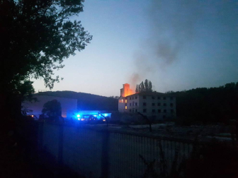 Un incendio afectó a las instalaciones abandonadas entre Olaz y Huarte a última hora de este martes 25 de junio.