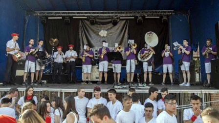 Fotos del cohete de inicio de las fiestas de Barañáin 2019