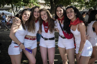 Fotos del cohete de inicio de las fiestas de Barañáin 2019