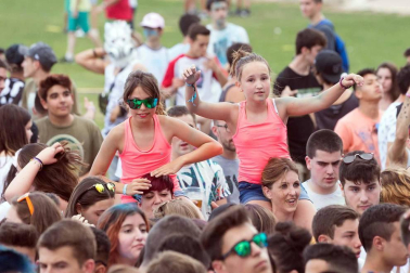 La música del Holika lleva a 9.000 personas a Cortes