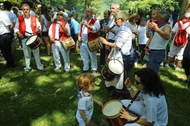 Más de 6.000 alsuarras se reunieron este sábado para celebrar a San Pedro en un día caluroso de verano lleno de tradición.