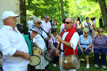 Más de 6.000 alsuarras se reunieron este sábado para celebrar a San Pedro en un día caluroso de verano lleno de tradición.