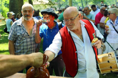 Más de 6.000 alsuarras se reunieron este sábado para celebrar a San Pedro en un día caluroso de verano lleno de tradición.