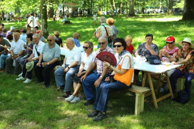 Más de 6.000 alsuarras se reunieron este sábado para celebrar a San Pedro en un día caluroso de verano lleno de tradición.