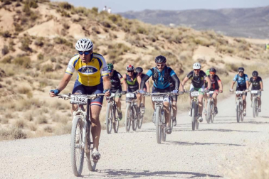1.152 valientes hicieron frente a las altas temperaturas y pese a la ola de calor participaron en esta edición de la Extreme Bardenas, que fue ganada por el exciclista Haimar Zubeldia.