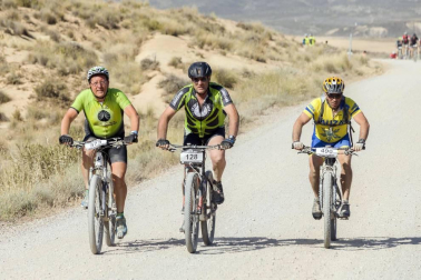 1.152 valientes hicieron frente a las altas temperaturas y pese a la ola de calor participaron en esta edición de la Extreme Bardenas, que fue ganada por el exciclista Haimar Zubeldia.