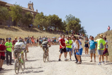 1.152 valientes hicieron frente a las altas temperaturas y pese a la ola de calor participaron en esta edición de la Extreme Bardenas, que fue ganada por el exciclista Haimar Zubeldia.