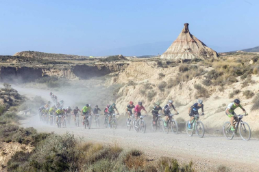 1.152 valientes hicieron frente a las altas temperaturas y pese a la ola de calor participaron en esta edición de la Extreme Bardenas, que fue ganada por el exciclista Haimar Zubeldia.
