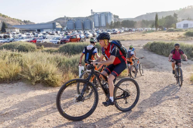 1.152 valientes hicieron frente a las altas temperaturas y pese a la ola de calor participaron en esta edición de la Extreme Bardenas, que fue ganada por el exciclista Haimar Zubeldia.