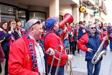 Imágenes de los aficionados rojillos en Soria, antes del partido contra el Numancia.