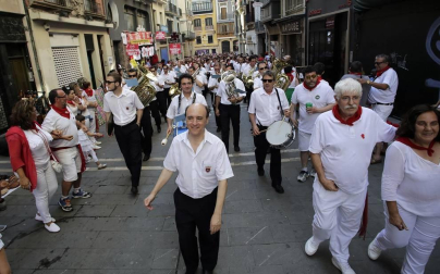 Cien años de vida dan para mucho. Anécdotas, tradiciones, homenajes... Todo queda recogido en un álbum de fotos del que mostramos un breve selección.