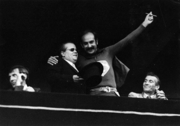 Los Sanfermines de 1979, tras la muerte de Germán Rodríguez en los disturbios del año anterior, comenzaron con un clima de tensa calma. Pero el 8 de julio, Superman apareció en el tendido de la plaza y la historia dio un giro inesperado.