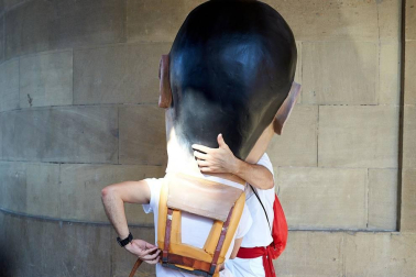 Los Gigantes y los Cabezudos hicieron las delicias de los menores, y no tan menores, en el inicio de los Sanfermines 2019.