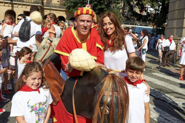 Los Gigantes y los Cabezudos hicieron las delicias de los menores, y no tan menores, en el inicio de los Sanfermines 2019.
