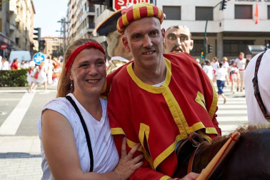 Los Gigantes y los Cabezudos hicieron las delicias de los menores, y no tan menores, en el inicio de los Sanfermines 2019.