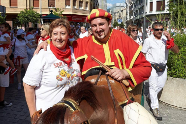 Los Gigantes y los Cabezudos hicieron las delicias de los menores, y no tan menores, en el inicio de los Sanfermines 2019.