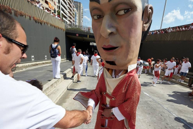 Los Gigantes y los Cabezudos hicieron las delicias de los menores, y no tan menores, en el inicio de los Sanfermines 2019.