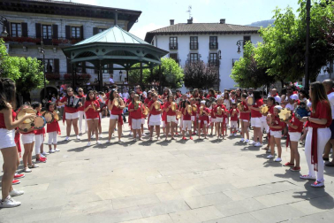 Joseba Lasa fue quien lanzó el cohete debido a sus logros en el deporte y sus grandes valores