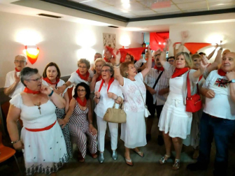 Centenares de navarros ausentes celebraron este sábado el chupinazo en honor a San Fermín y a su tierra