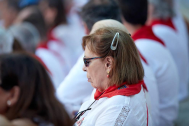Público asistente a la Plaza de Toros de Pamplona durante la primera corrida de la Feria deL Toro 2019.