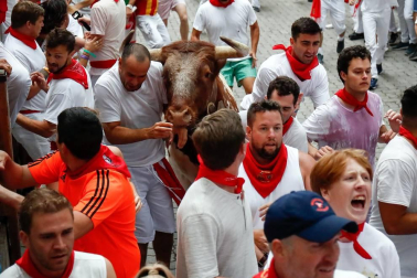 Imágenes del primer encierro de los sanfermines 2019 protagonizado por toros de Puerto de San Lorenzo.