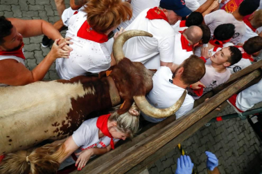Imágenes del primer encierro de los sanfermines 2019 protagonizado por toros de Puerto de San Lorenzo.