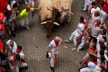 Imágenes del primer encierro de los sanfermines 2019 protagonizado por toros de Puerto de San Lorenzo.