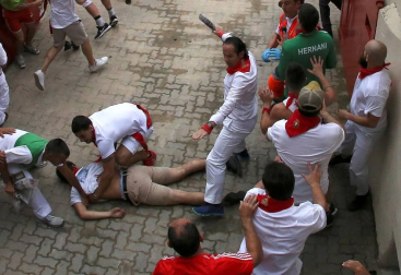 Imágenes del primer encierro de los sanfermines 2019 protagonizado por toros de Puerto de San Lorenzo.