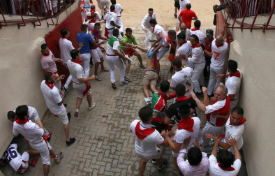 Imágenes del primer encierro de los sanfermines 2019 protagonizado por toros de Puerto de San Lorenzo.