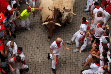 Imágenes del primer encierro de los sanfermines 2019 protagonizado por toros de Puerto de San Lorenzo.