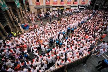 Imágenes del primer encierro de los sanfermines 2019 protagonizado por toros de Puerto de San Lorenzo.